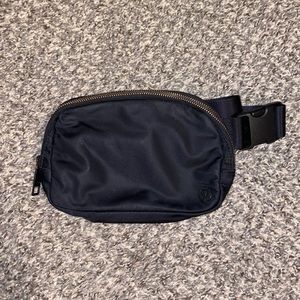 Lululemon Everywhere Belt Bag